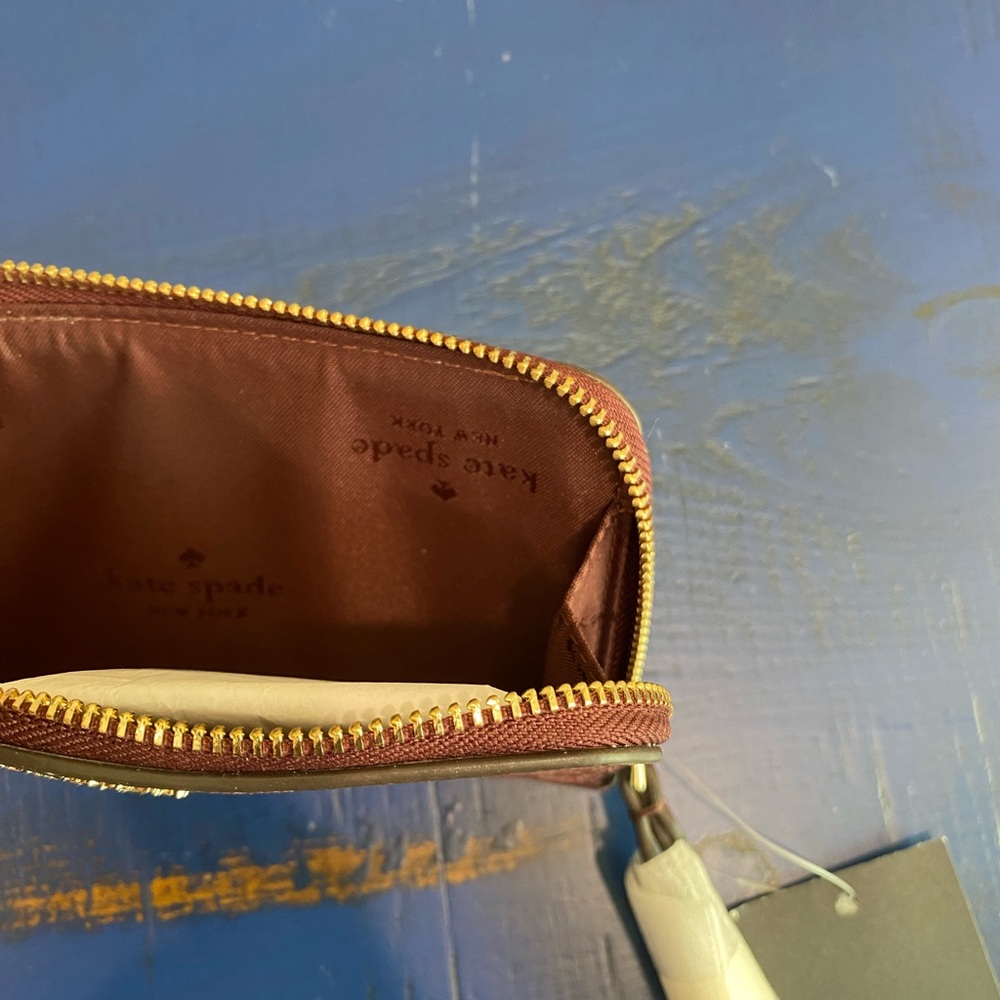 (NEW) Beautiful Kate Spade Brown Zip Wristlet w/strap! - Picture 3 of 4